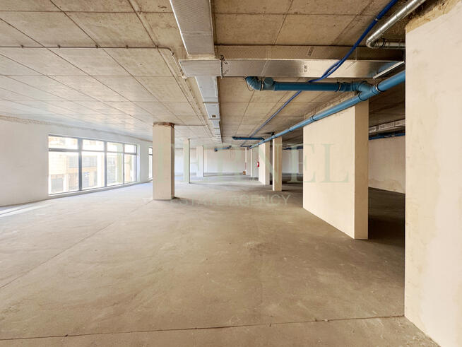 Inwestycyjny lokal z pozwoleniem na mieszkania