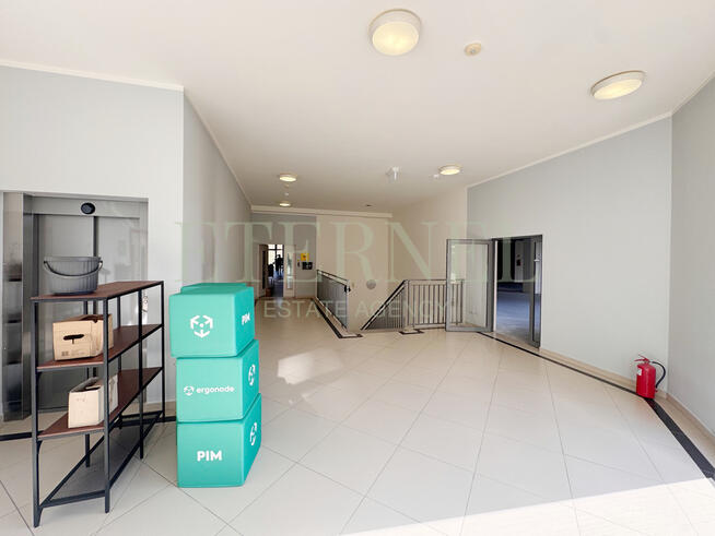 Inwestycyjny lokal z pozwoleniem na mieszkania