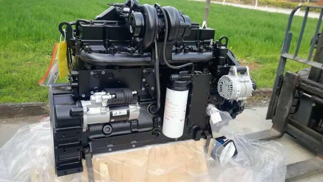 Silnik Cummins 6CTA8.3-C215