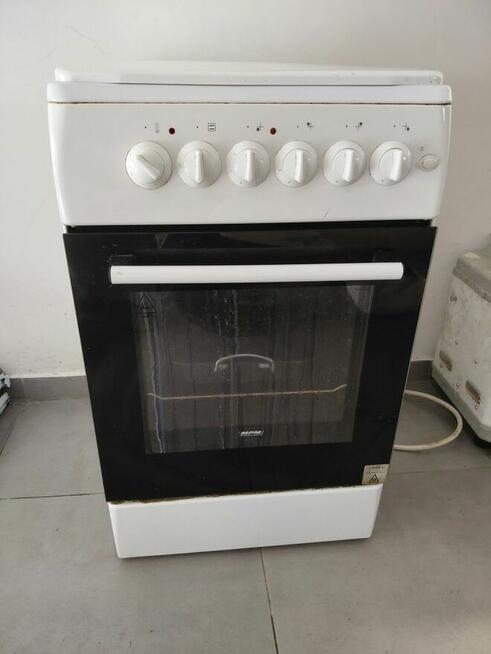 Kuchenka z piekarnikiem