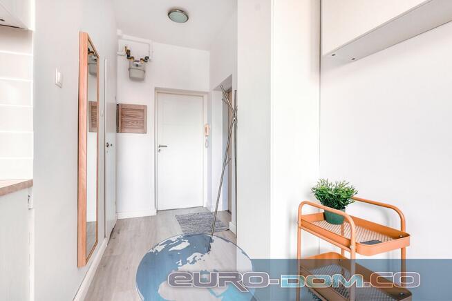 Do wynajęcia duża komfortowa kawalerka z osobną kuchnią