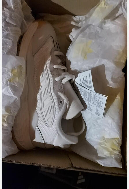 Box butów Adidas Nike Lacoste