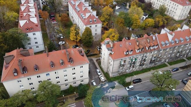 Do wynajęcia duża komfortowa kawalerka z osobną kuchnią