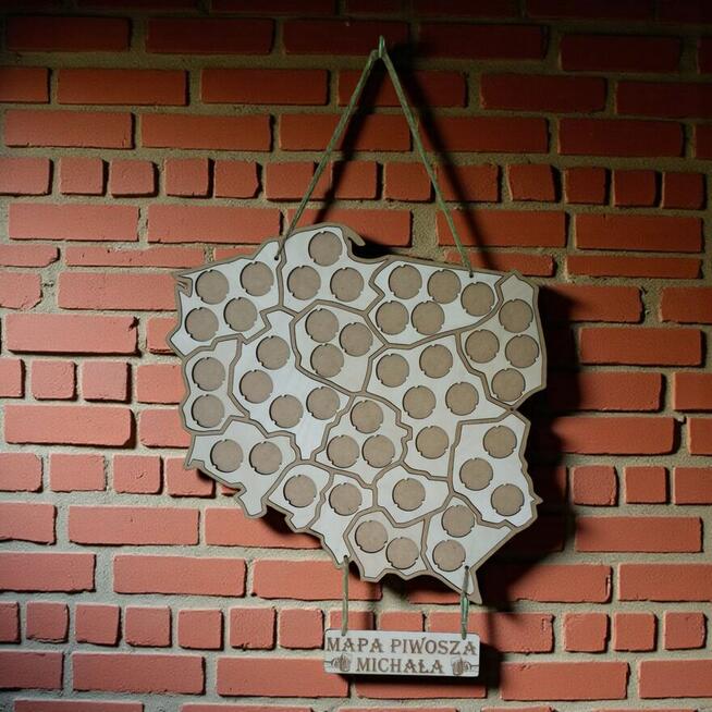 Drewniana Mapa Polski Na Kapsle Od Piwa