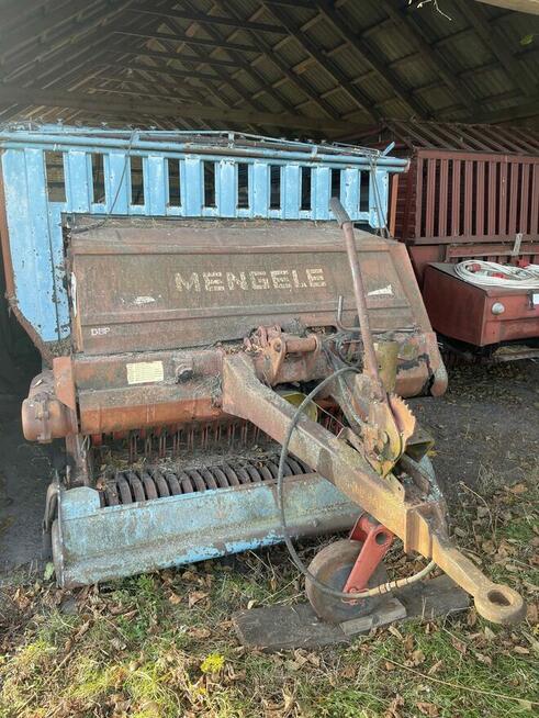 Przyczepa samozbierająca do sianokiszonki Mengele Law-350