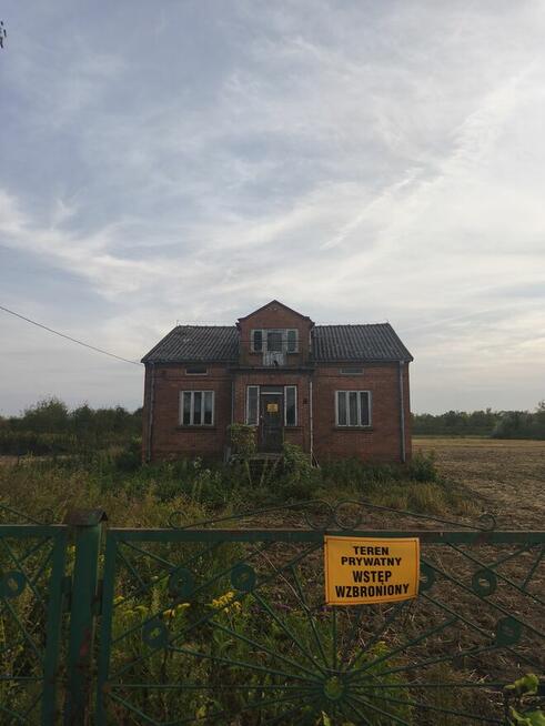 Dom z działką na sprzedaż