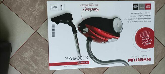 odkurzacz podłogowy 700W, firmy Inventum, model ST306RZA