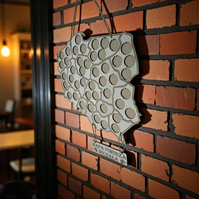 Drewniana Mapa Polski Na Kapsle Od Piwa