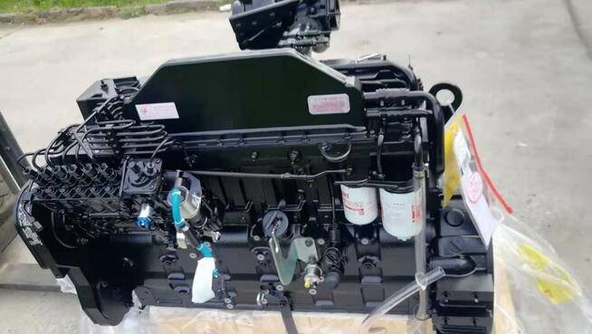 Silnik Cummins 6CTA8.3-C215