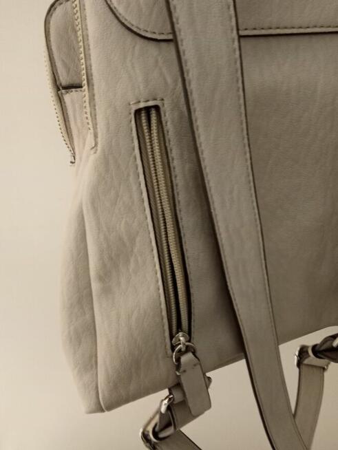 Sprzedam Plecak Calvin Klein Kolor Szary Skórkowy Okazja