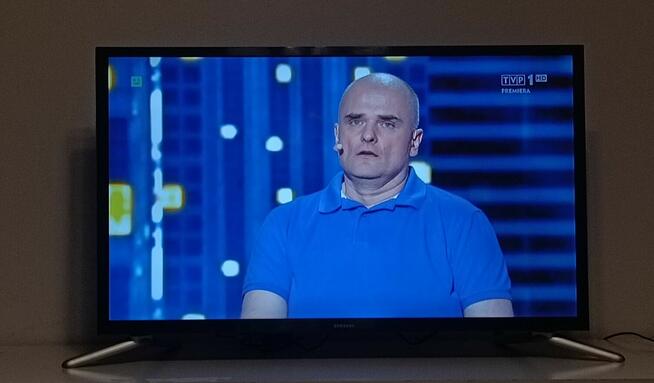 TV Samsung 32 Cali Led HDR SMART TV DVB-T2 HEVC + Upominek+