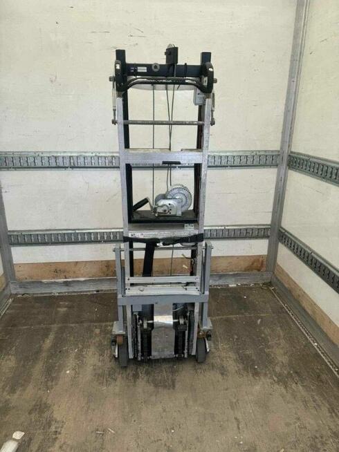 syndyk sprzeda - schodołaz