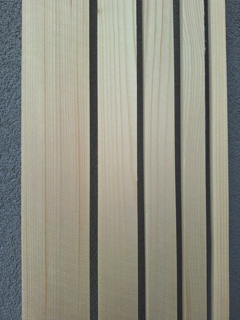 Drewno świerkowe – kantówki, deski, listwy, opaski, cokoły