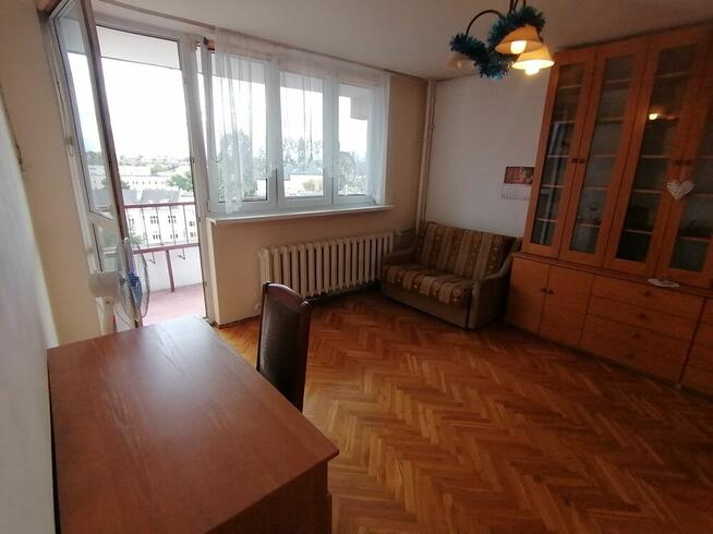 Rozkładowe, balkon, winda. Przy metrze. Grunt uregulowany