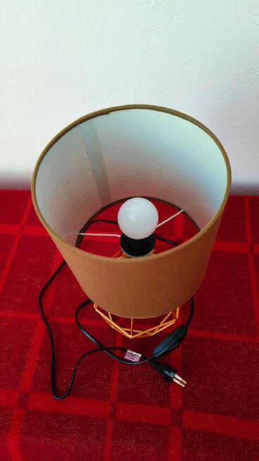 Lampa nowa na stolik