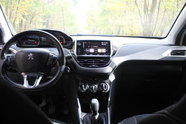 Peugeot 2008 1.5 blueHDI rok 2019 / NAVI / LED /