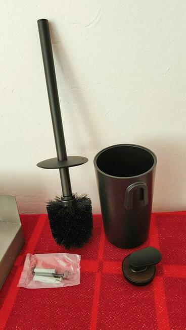 Zestaw WC,szczotka, pojemnik,wieszak na papier, haczyk,śruby