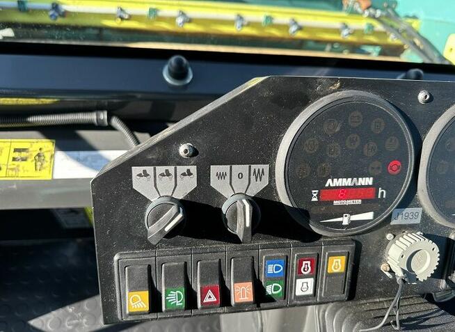 WALEC DROGOWY AMMANN AV130X