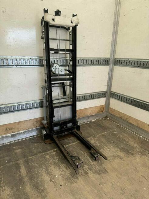 syndyk sprzeda - schodołaz