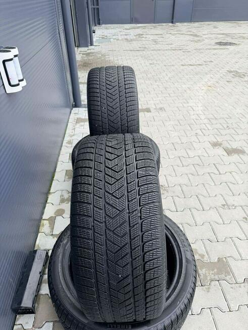 Opony zimowe 305/35 R21 i 275/40 R21 z homologacją Porsche