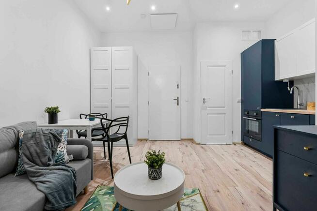 Przytulna tania kawalerka w centrum / Internet w cenie