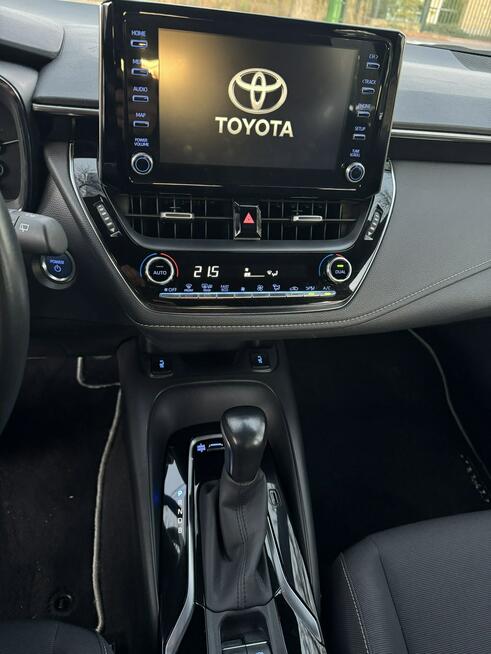 Toyota Corolla 1.8 HSD F-Vat 23% Virtual PDC 360 Ast. Parkowani Distronic kamera Navi