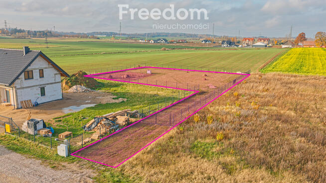 Działka budowlana 1539 m² z warunkami zabudowy