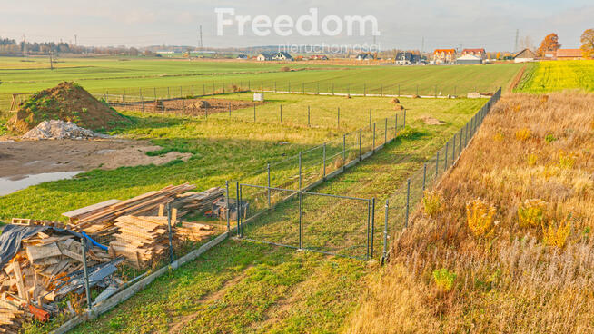 Działka budowlana 1539 m² z warunkami zabudowy