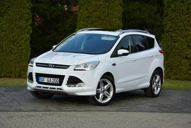 Ford Kuga Individual Radar ACC Skóry Panorama Ledy Bi-xenon Navi Kamera ALU19