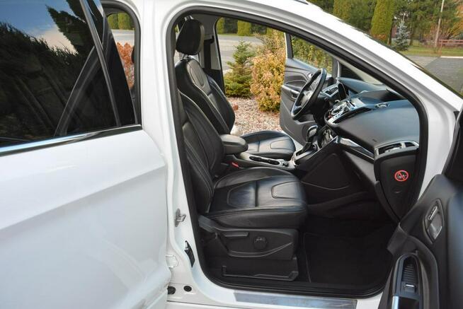 Ford Kuga Individual Radar ACC Skóry Panorama Ledy Bi-xenon Navi Kamera ALU19