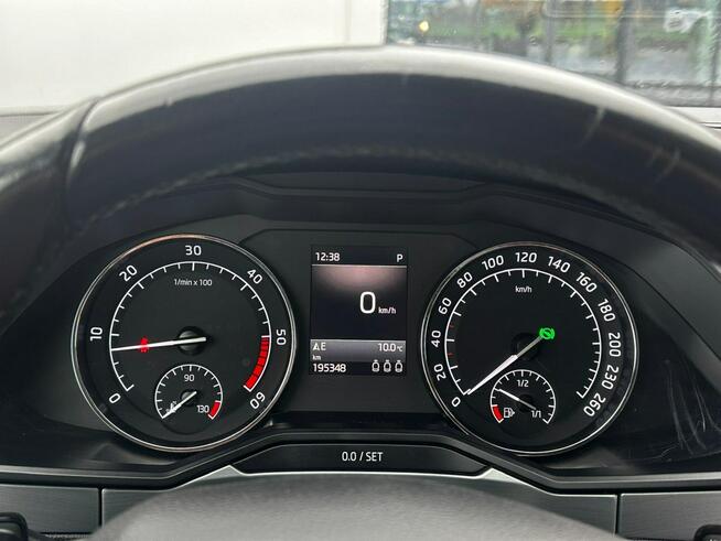 Škoda Superb 8xAlu, El.Klapa, Navi, Kamera, Grzane fotele, Tempomat, Hak, GWARANCJA