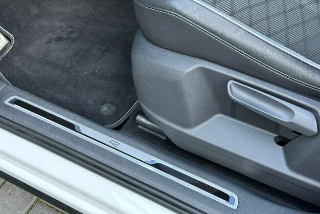 Volkswagen Tiguan 1.5 TSI R-LINE / serwisowany w ASO / pierwszy właściciel