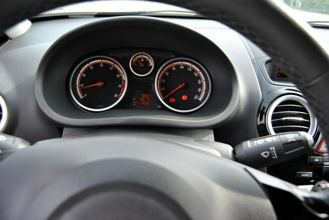 Opel Corsa 1,2 benzyna, Zarejestrowany PL , 2 SZTUKI bezwypadkowy, niski przebieg