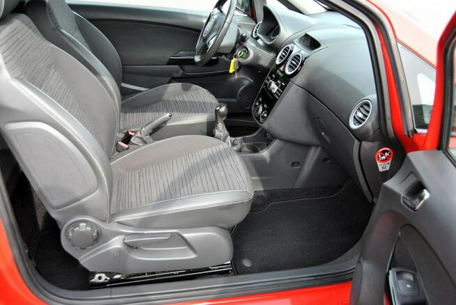 Opel Corsa 1,2 benzyna, Zarejestrowany PL , 2 SZTUKI bezwypadkowy, niski przebieg