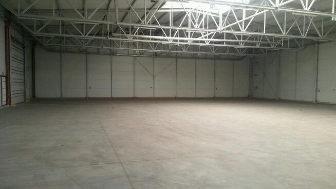 Na sprzedaż nowoczesna hala z biurowcem