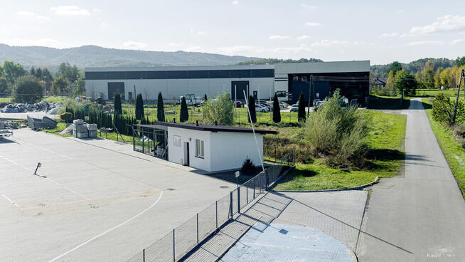 Na sprzedaż nowoczesna hala z biurowcem