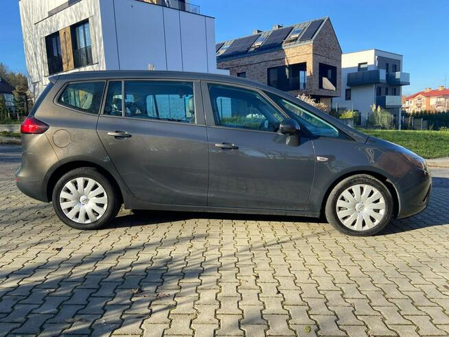 Opel Zafira Bezwypadkowy Hak ładny zadbany EURO 6