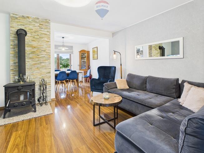 Ranczo w lesie z wyspą stawem basenem stajnią