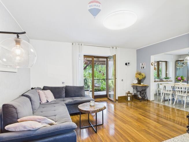 Ranczo w lesie z wyspą stawem basenem stajnią