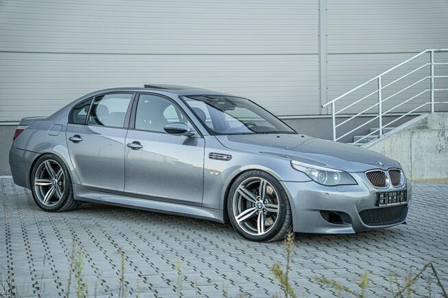 BMW M5 E60 V10 / 5.0 507HP