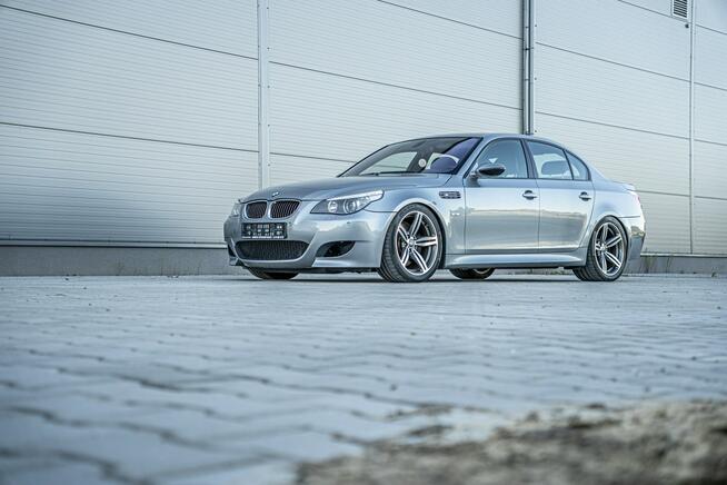 BMW M5 E60 V10 / 5.0 507HP
