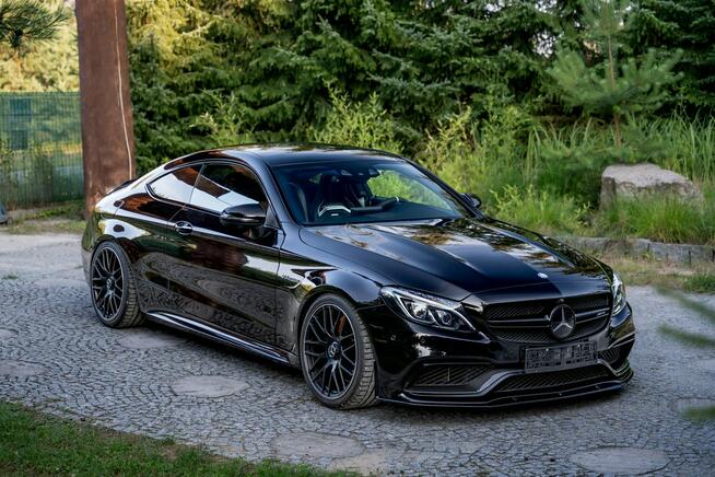 Mercedes C 63 AMG COUPE / Carbon Body KIT / 4.0 V8 476HP