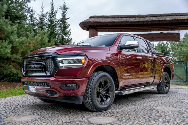 Crew Cab Laramie / 5.7 V8 HEMI / DOINWESTOWANY / Bogata wyposażenie