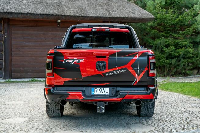 Crew Cab Laramie / 5.7 V8 Hemi / Sport / Doinwestowany / 2 kpl kół