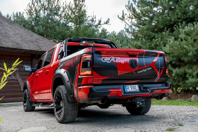 Crew Cab Laramie / 5.7 V8 Hemi / Sport / Doinwestowany / 2 kpl kół