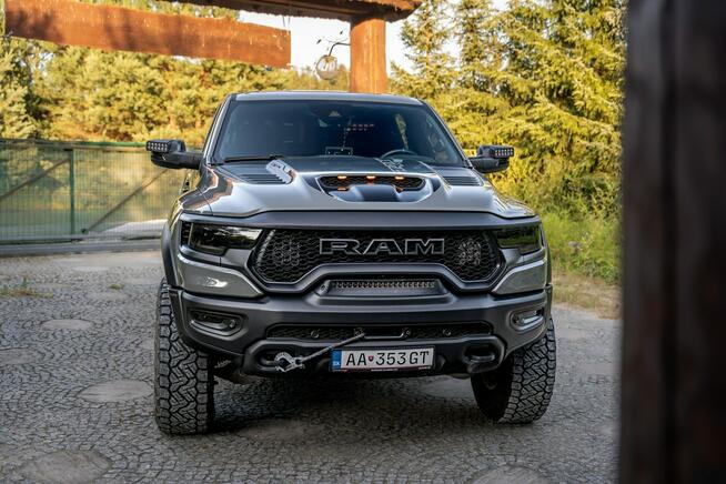 RAM 1500 TRX Lunar Edition / 2.5 LIFT Eibach / BAJA DESIGNS / Salon Polska