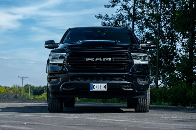 DODGE / RAM 1500 eTorque 5.7 V8 Faktura Kredyt Leasing Niski przebieg