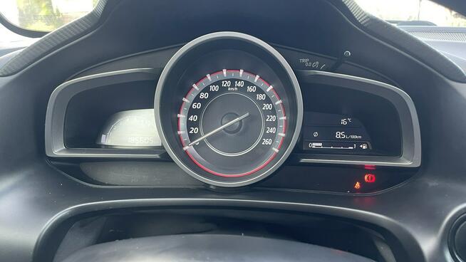 Mazda 3 1.5 SkyActiv Klimatyzacja 4x el. szyby Felgi alu Bordo metalik