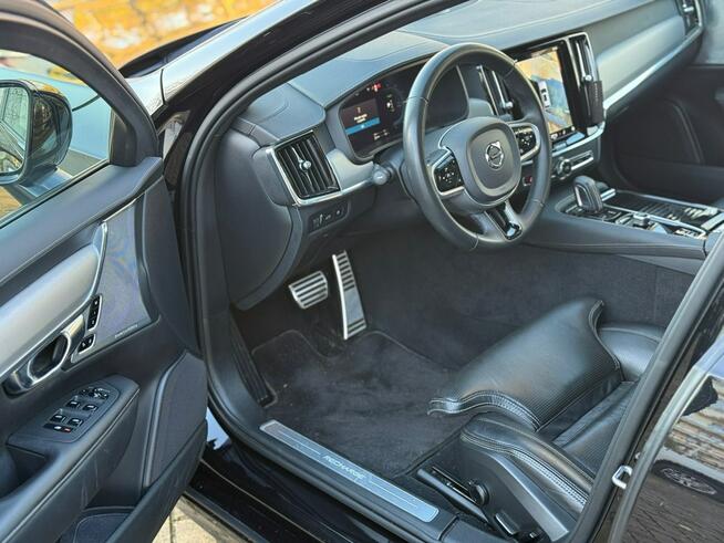 Volvo V90 T8 AWD Plug-In Hybrid R-Design