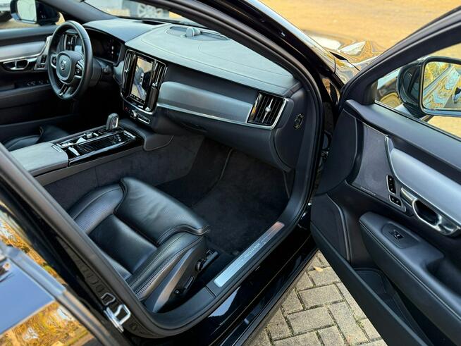 Volvo V90 T8 AWD Plug-In Hybrid R-Design